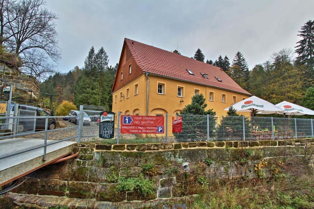 Penzion U Vyhlidky Chřibská エクステリア 写真
